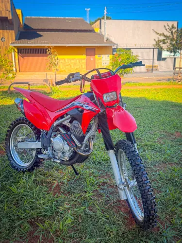 CRF 250F / 2022 / CHEIA DE ACESSÓRIOS