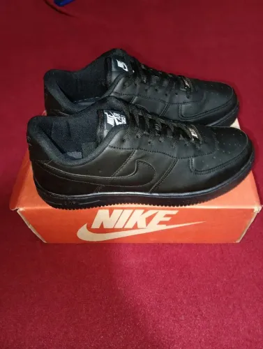 Nike Air Force 1 Black "Todo Preto" - Lançamento