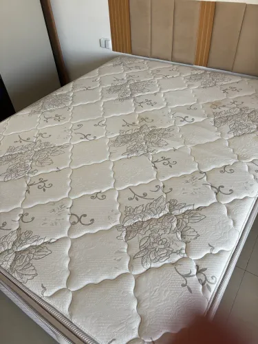 Cama queen baú com colchão