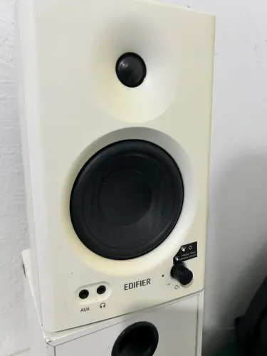 Monitor de áudio para estúdio 