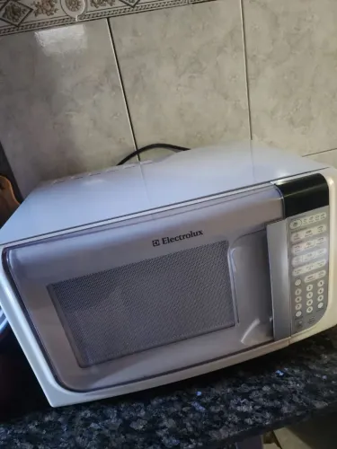 Vendo microondas Eletrolux 