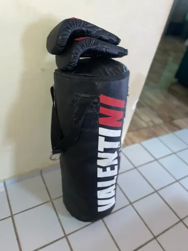 Saco de pancada é luva