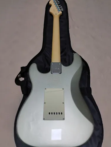Guitarra Michael 