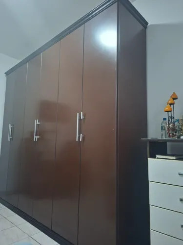 GUARDA-ROUPA 6 PORTAS TABACO - GRANDE - R$ 2.000