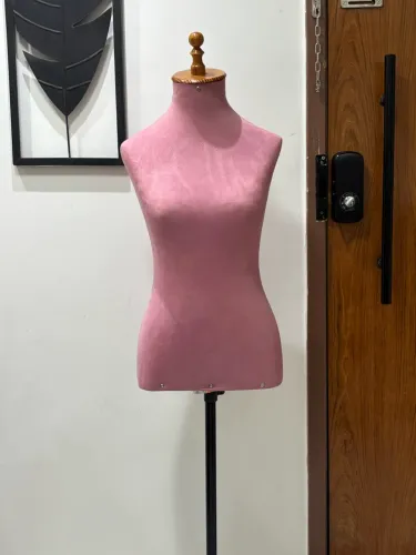 Busto Manequim Feminino 38/40/44 para Corte, Modelagem e Vitrine Profissional