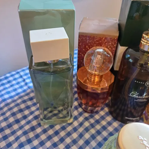 Perfumes pouquíssimos usados com a caixa original Natura, Eudora, Maghogany, Thera, ITB...