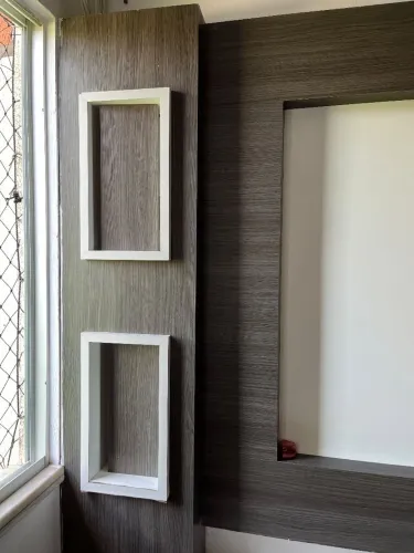 Painel com Rack amadeirado