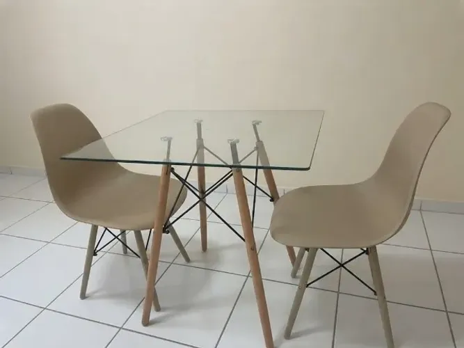 mesa com cadeira