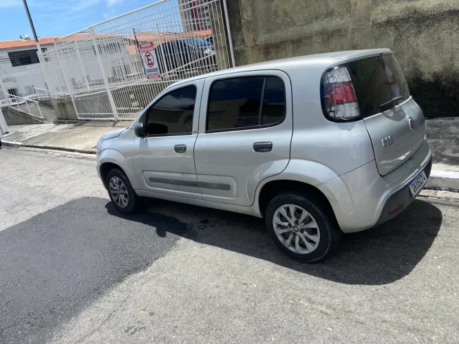 Fiat Uno Attractive 1.0 EVO Fire Flex 8V 5P 2015