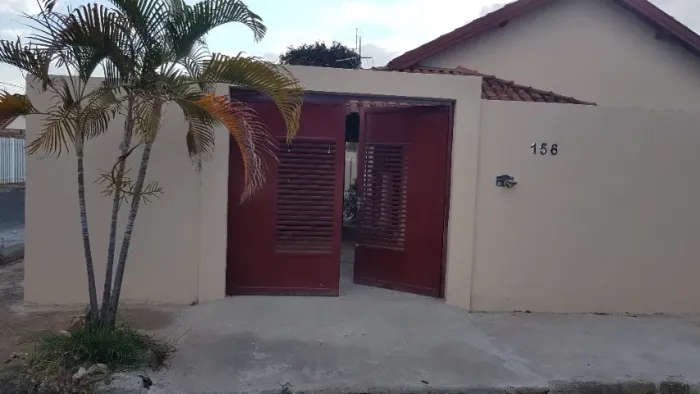 Jardim do Prado, dois dormitórios, forrada, garagem, R$:900,00