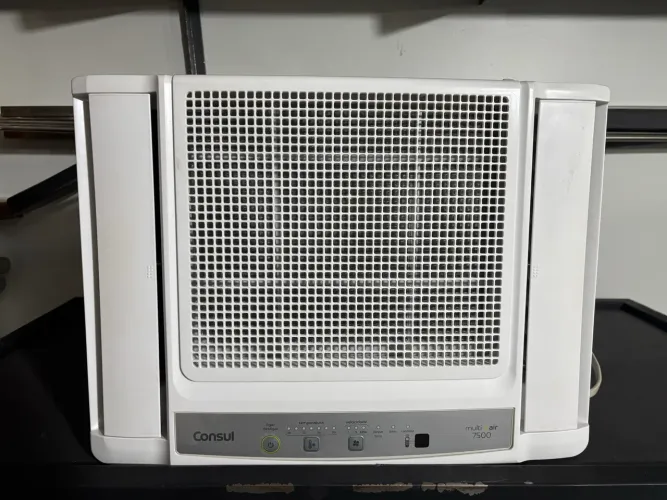 AR CÔNSUL 7.500 BTU COM CONTROLE