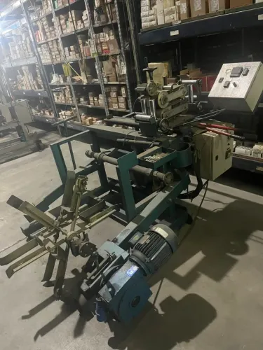 Maquina de Corta, Medir e Enrolar Fio 1200 kg Ano 2011
