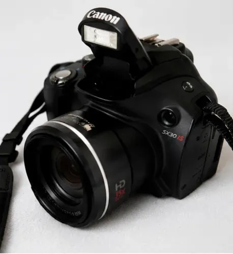 Canon SX30 IS Completa + Tripé e Cartão | Zoom 35x