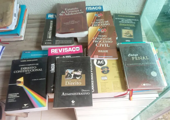 Combo de Livros de concursos públicos/direito 