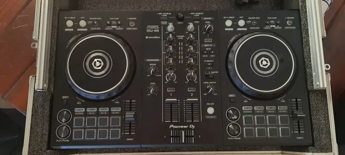 DDJ-400+Case (em bom estado)