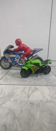 Moto a fricção com piloto+ moto sem fricção