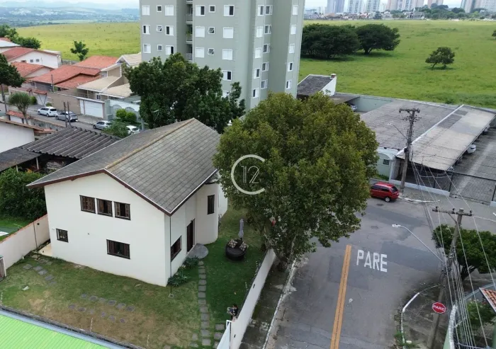 Sobrado com 5 dormitórios à venda, 230 m² por R$ 1.390.000,00 - Jardim Alvorada - São José