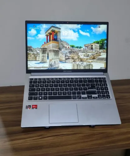 Notebook Asus Vivobook 15, Ryzen 7 7730u, 16gb de RAM e 512gb de armazenamento