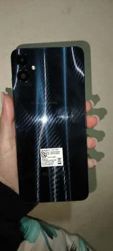 Samsung Galaxy A05 (SM-A055M/DS), com 4 GB de RAM e 128 GB de armazenamento.