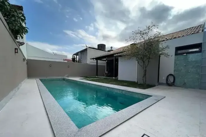 Imóvel para venda com 220 metros quadrados com 4 quartos em Jardim dos Oliveiras - Campina