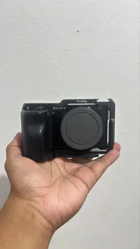VENDO SONY ZV-E10 ( SÓ O CORPO )