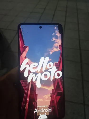 Moto G84