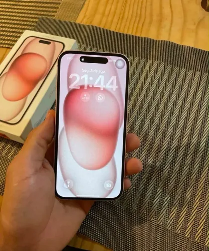 iPhone 15 256