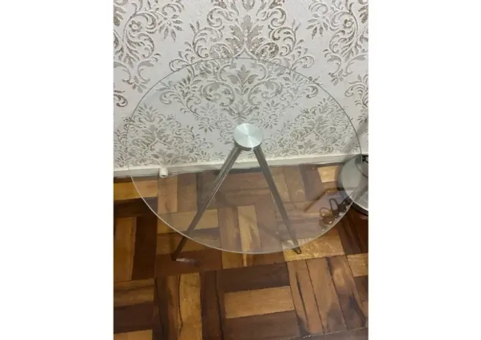 mesinha lateral TOK & STOK de vidro