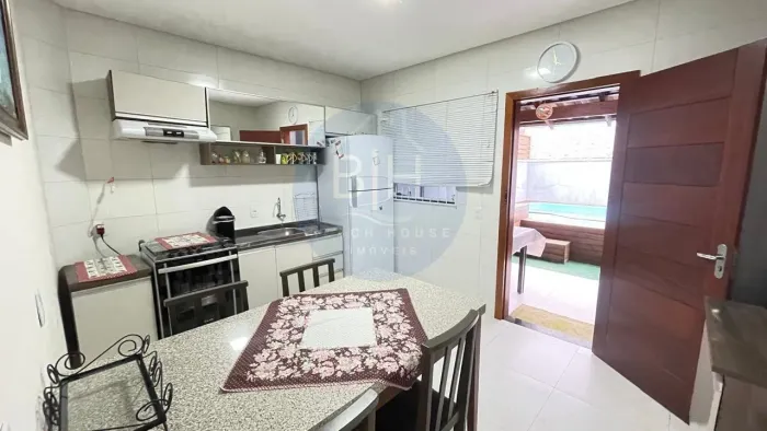 Sobrado para Locação em Balneário Piçarras, Itacolomi, 2 dormitórios, 2 banheiros, 1 vaga
