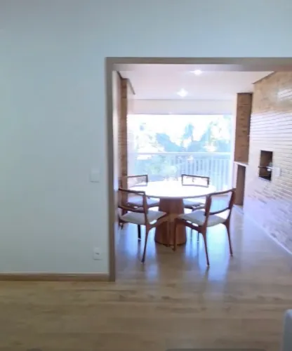 Amplo apto em Alphaville, 2 quartos mobiliado, sendo 1 suite, excelente localização!