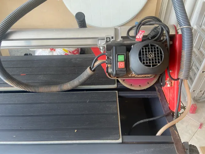 Cortador elétrico para cortar revestimento
