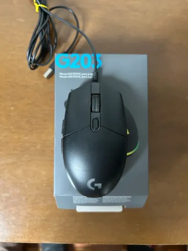 Mouse gamer Logitech G203 LIGHTSYNC RGB 8000 DPI com caixa