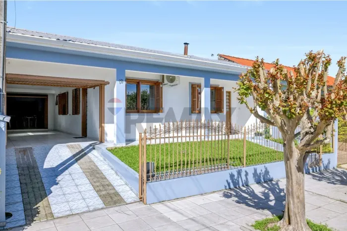 Casa à Venda no Tancredo Neves | 2 Dormitórios + Suíte | Área Gourmet