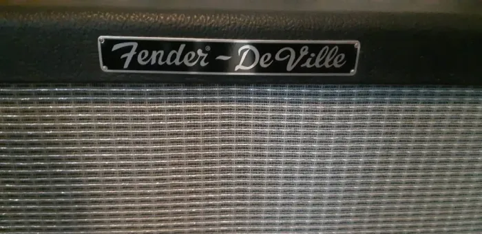 Amplificador Fender Hot Rod Series Deville 212
