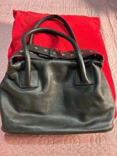 Bolsa Datelli em couro legítimo na cor preta