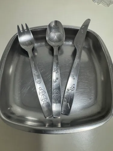 CONJUNTO INFANTIL HÉRCULES INOX REFEIÇÃO ?COMER BRINCANDO?