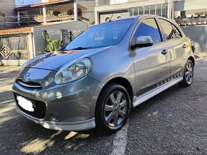 Nissan March SR 1.6 16V Flex Fuel 5P 2012