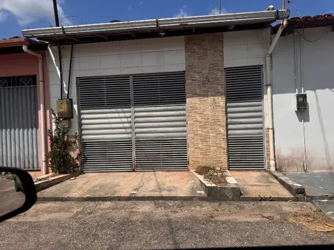 Alugo casa 