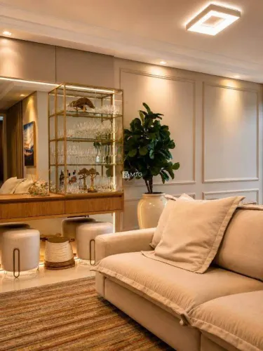 Apartamento Mobiliado de 4 Suítes no Centro de Balneário Camboriú (Frente) 144m², 3 Vagas