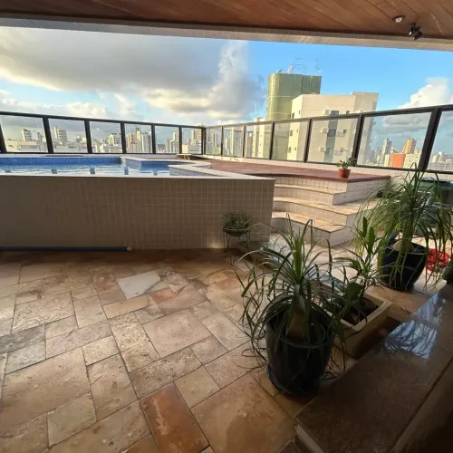 Apartamento Duplex , 4 quartos ,3 suites , fino acabamento.piscina aquecida.