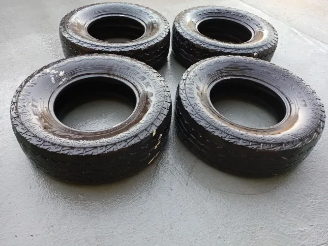 Pneus LT/265/75R16