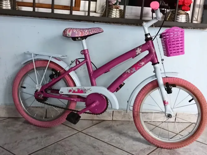 Bicicleta aro16 pra criança de 3 anos a 8anos.