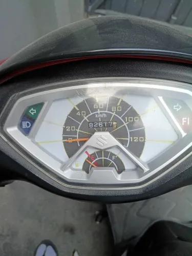 Moto em ótimo estado baixa quilometragem pronta pra rodar