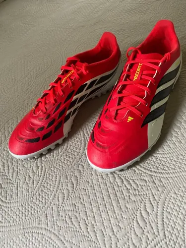Chuteira society Adidas predador n. 42