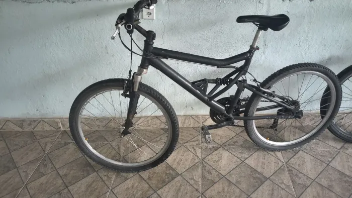 Bicicleta aro 26 TODA TRABALHADA NA SHIMANO
