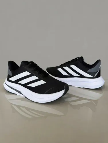 Adidas Duramo SL Preto e Branco | Amortecimento Lightmotion, Mesh Respirável
