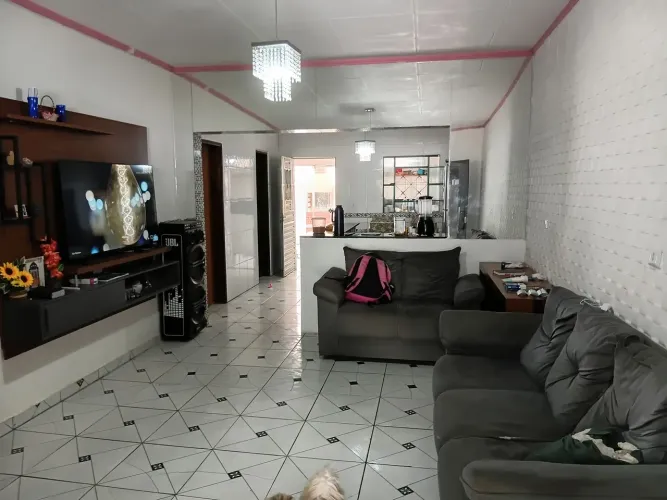 Vende-se uma casa no bairro novo em deliro Gouveia