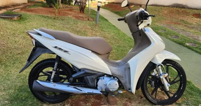 Honda Biz 125 Ex 2023 - Branco Perolizado