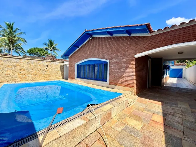 Casa Próximo da Praia à venda no Guaiúba no Guarujá, SP | QVista Inteligência Imobiliária