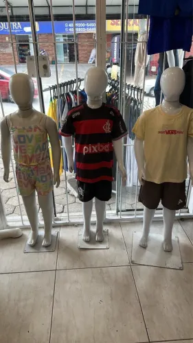 Os 3 Manequins infantis por 150